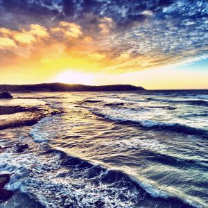 ws_Ocean_Waves_Beach_Clouds_Sun_1920x1200